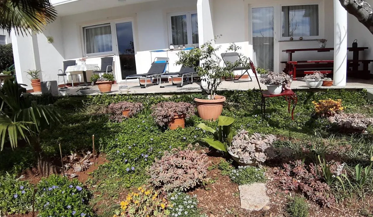 Apartments Summer Bloom Krk Town