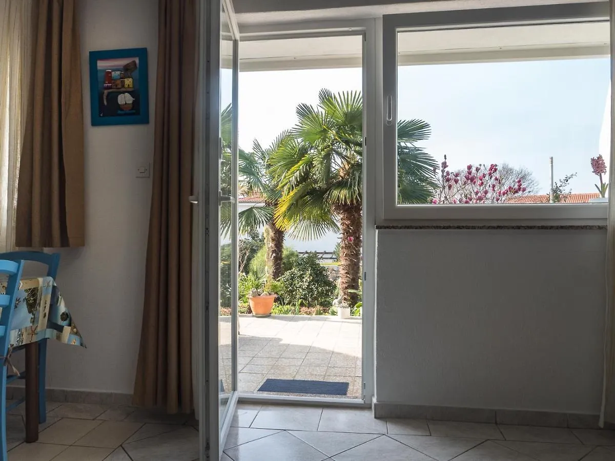 Apartments Summer Bloom Krk Town