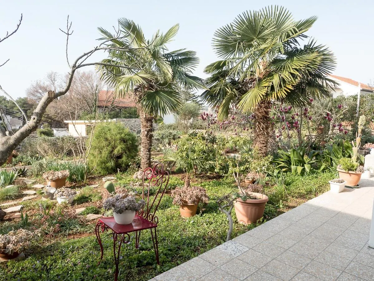 Apartments Summer Bloom Krk Town